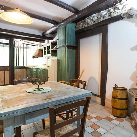 Volo Country Hotel apartamentowy Montecastrilli