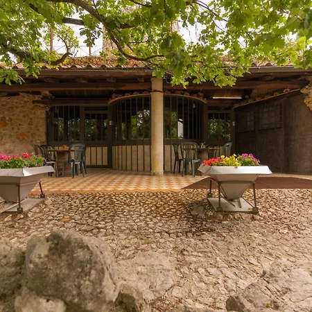 Hotel apartamentowy Volo Country Montecastrilli